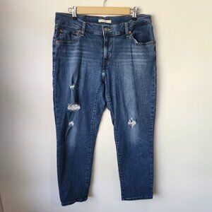 Levi’s Boyfriend Jeans Women’s Size 31W X 27L Distressed Medium Wash Relaxed Fit
